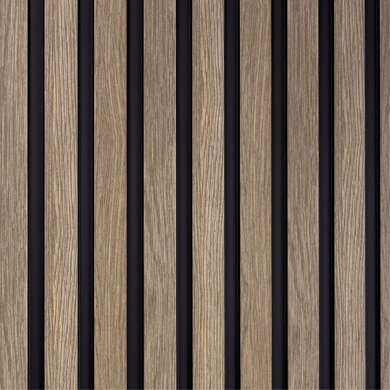 Panel decorativo de listones de madera y fondo negro para paredes interiores