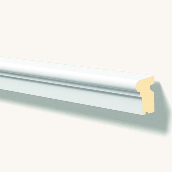 Alfeizar de ventana blanco con diseño decorativo y acabado liso para interiores