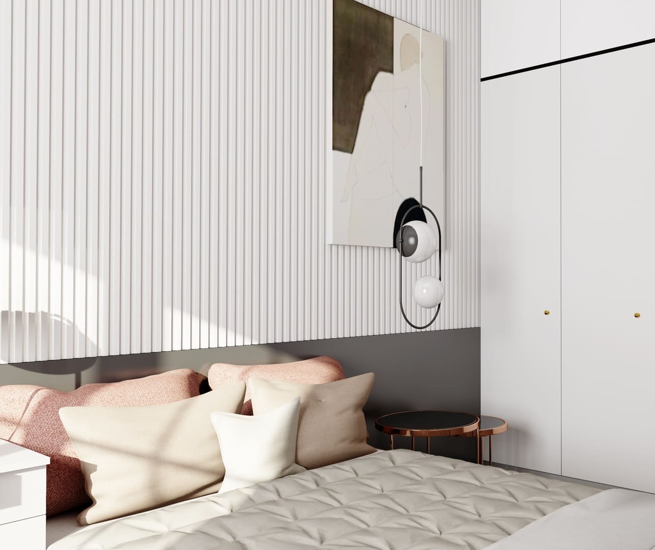 Dormitorio moderno con molduras decorativas blancas, cabecero, cojines beige y rosa, arte abstracto y lámpara colgante.