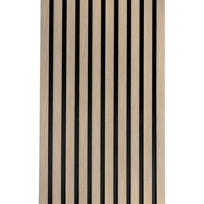 Panel decorativo de listones de madera clara con fondo negro para pared o suelo