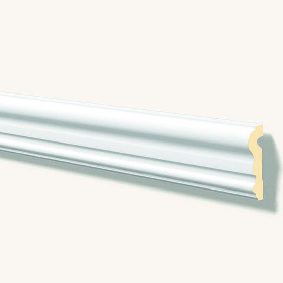 Moldura decorativa blanca para exterior, diseño de líneas suaves, ideal para paredes