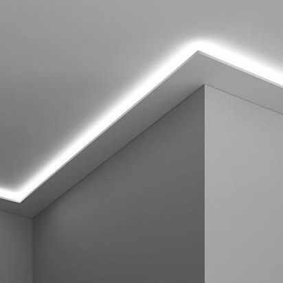 Moldura decorativa para techo con iluminación LED indirecta en esquina moderna