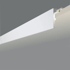 Moldura decorativa blanca para techo con espacio para iluminación LED moderna