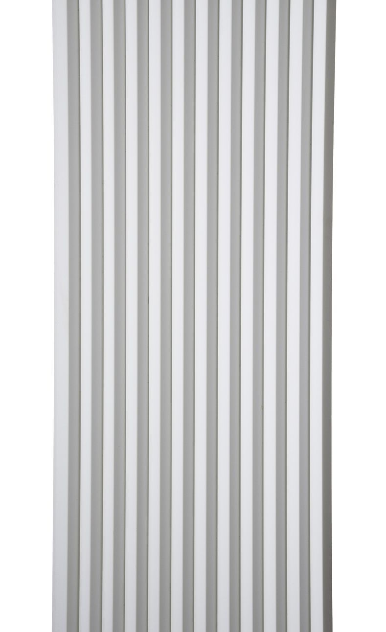Panel decorativo de pared con diseño acanalado en tonos blancos y grises
